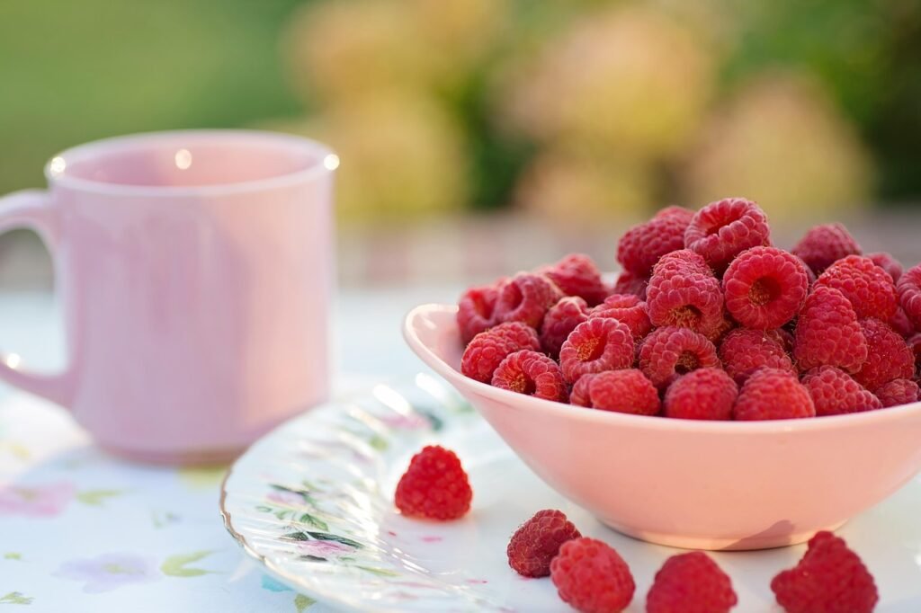 fruit, raspberries, berry-2665615.jpg